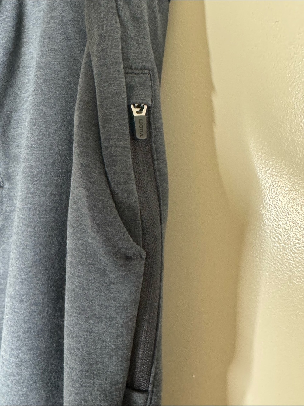 Vuori Men's Navy Elastic Waist Jogger Pants - Picture 4 of 8